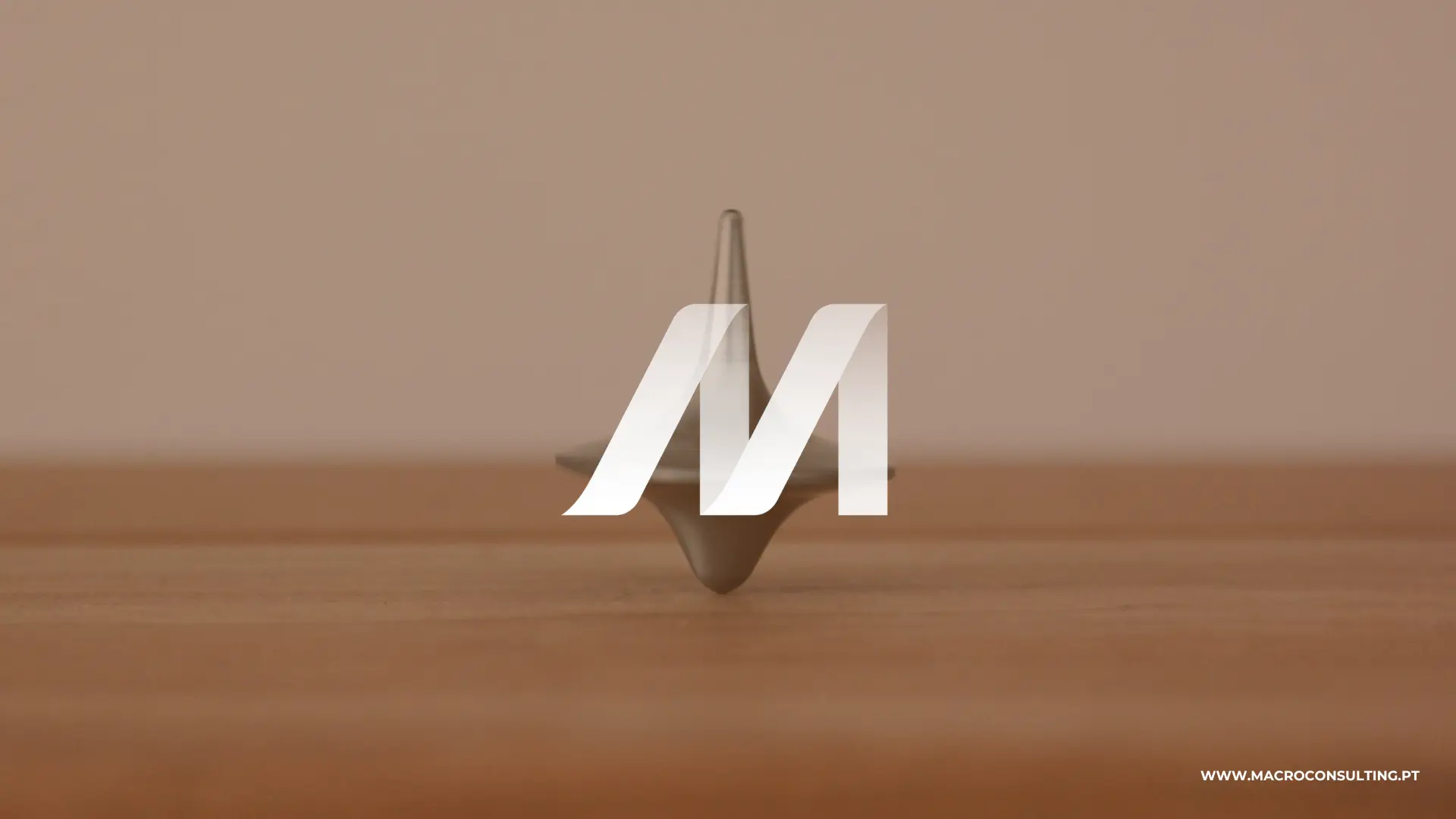 Balanço 2025: Como cruzar análise SWOT, BSC e KPIs